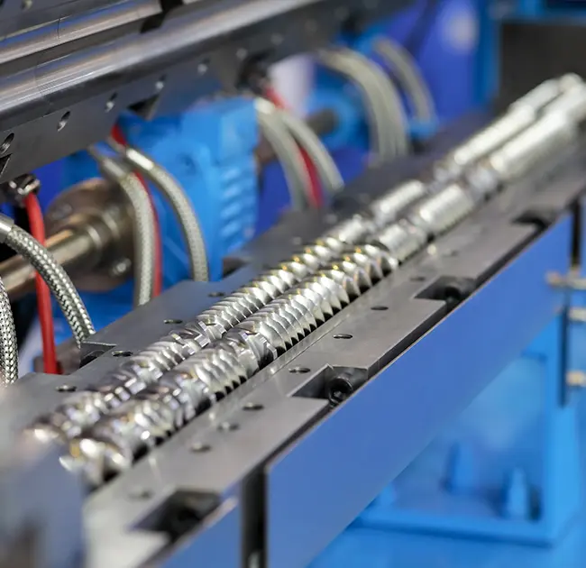 Vinnuferli og varúðarráðstafanir við notkun tveggja skrúfa froðukornarans