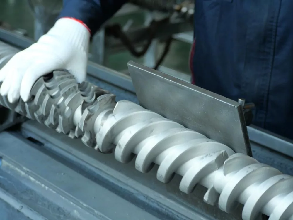 Hvernig á að þrífa einn skrúfu extruder án þess að skemma skrúfuna eða tunnu Hvernig á að þrífa einn skrúfu extruder án þess að skemma skrúfuna eða tunnu